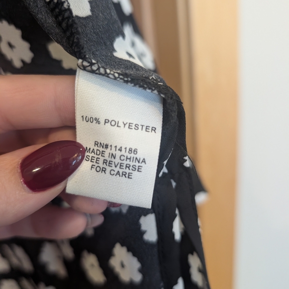 Adyson Parker Black and White Floral Kimono Blouse - Picture 6 of 7